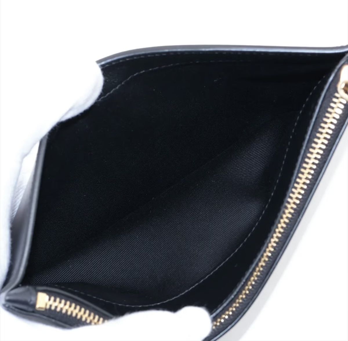 Saint Laurent Taschen für Damen: Saint Laurent Cassandre Leather Pouch Black - neuwertig – Neu (gemäss Beschreibung) aus Flawil von HeritageAtelier 3