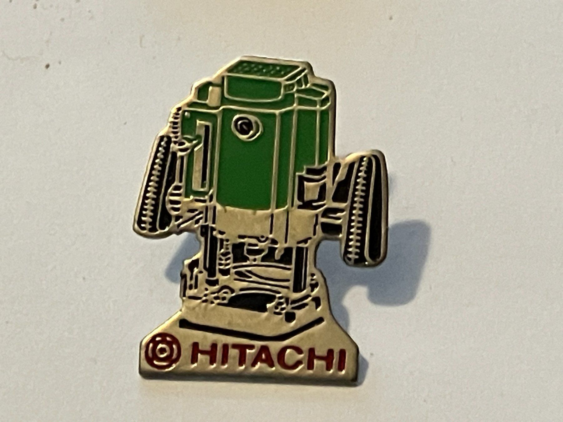 Placchette & Badge: 1 Pin Hitachi – Usato da Basel venduto da djwwpp