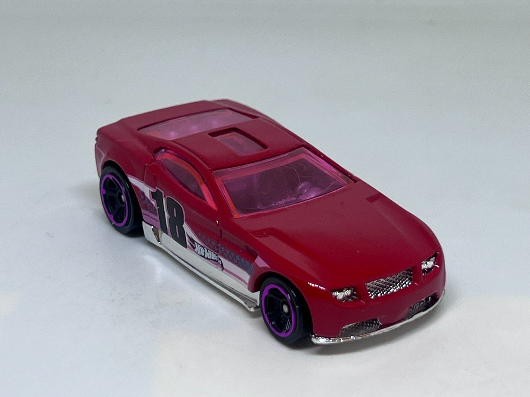 Hot Wheels Modellini d'auto: Hot Wheels Torque Screw #42 – Usato da Wildegg venduto da LaaBoutique