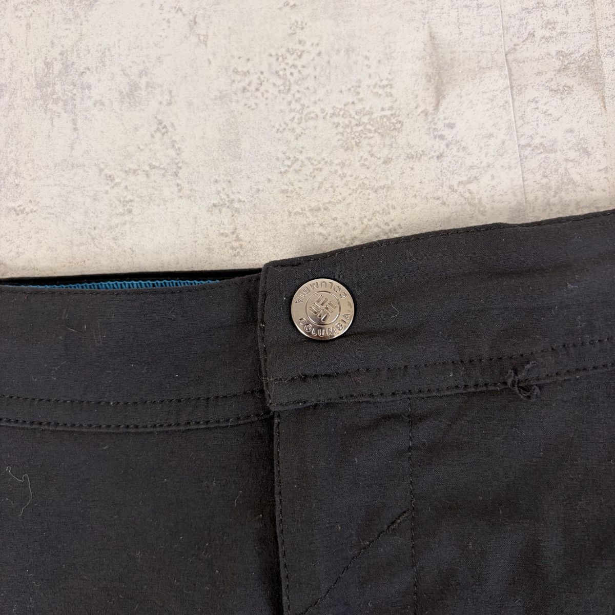 Columbia Gonne: Jupe short Columbia noire - Taille 34 – Usato da Neuchâtel venduto da aliceguins 2