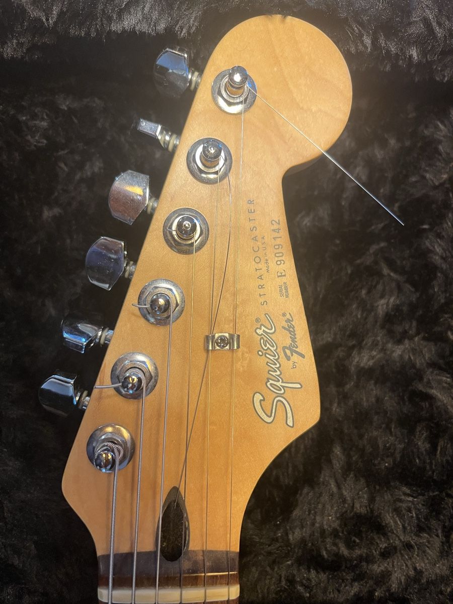 Squier Strumenti musicali: Guitare électrique Squier Stratocaster rouge – Nuovo (secondo la descrizione) da St-Blaise venduto da Olnar 4