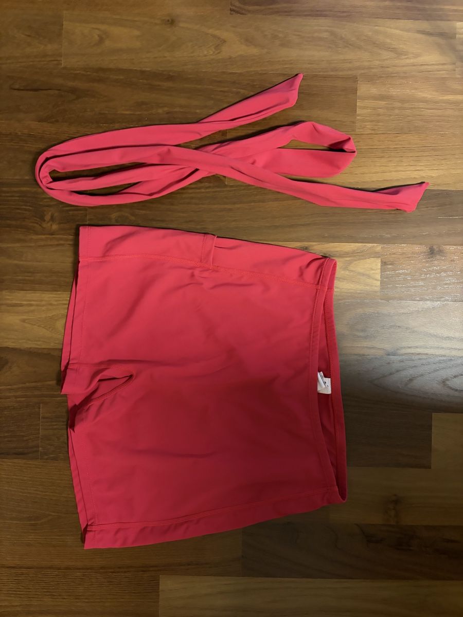 Vestiti: Halara Kleid  – Usato da Henau venduto da martina_1998 2