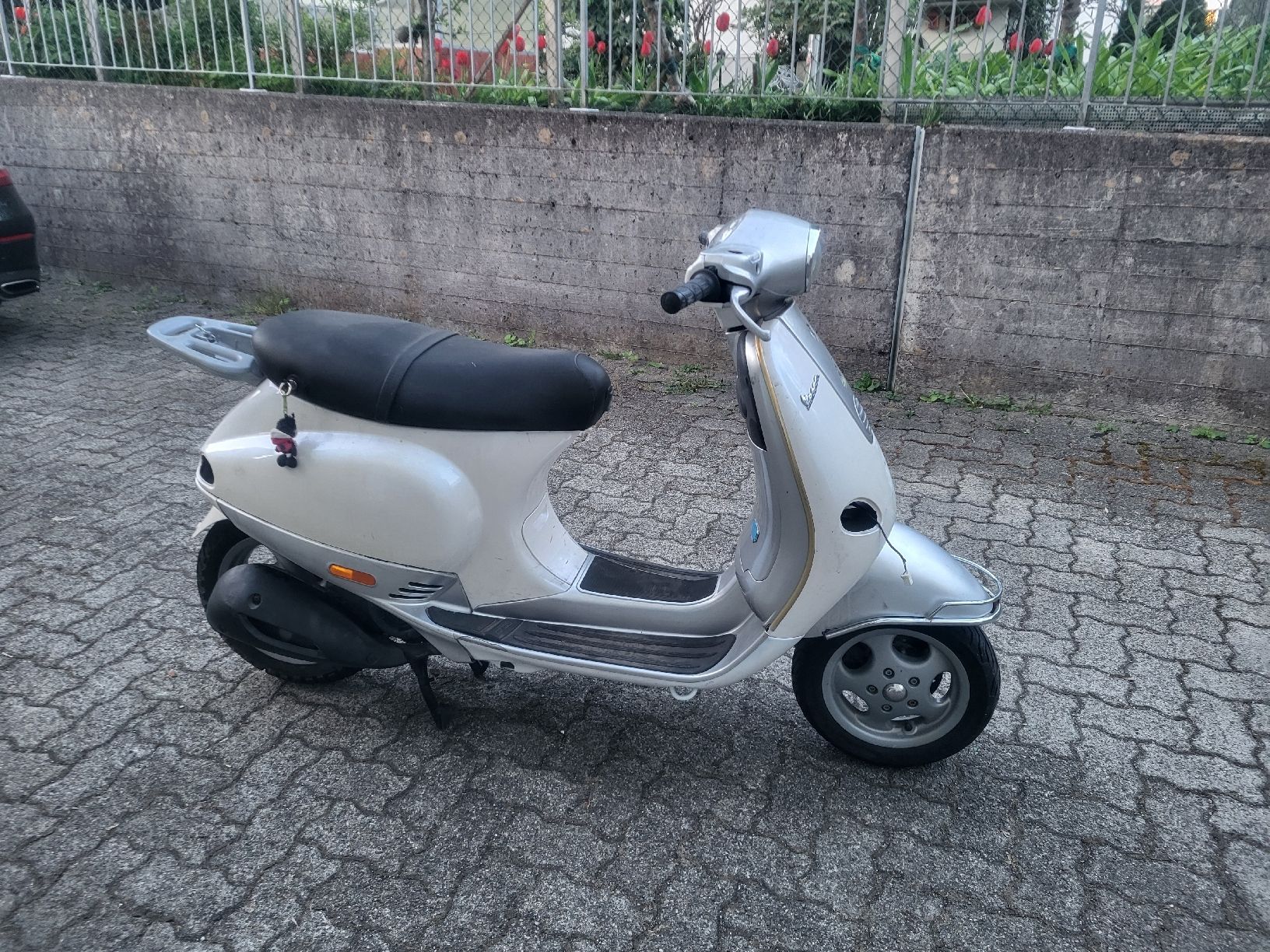 Vespa Scooter: Vespa ET4 125 – Difettoso da Zürich venduto da EuleCH