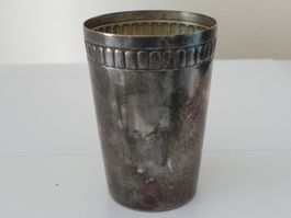 Versilberter Becher innen vergoldet