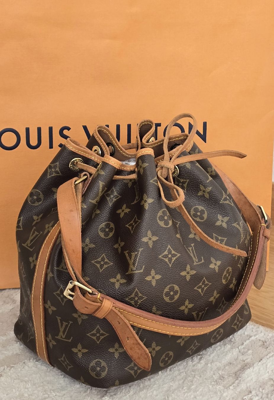 Louis Vuitton Taschen für Damen: Louis Vuitton Petit Sac Noe Monogram Canvas.   – Gebraucht aus Niederteufen von Mira_72 1
