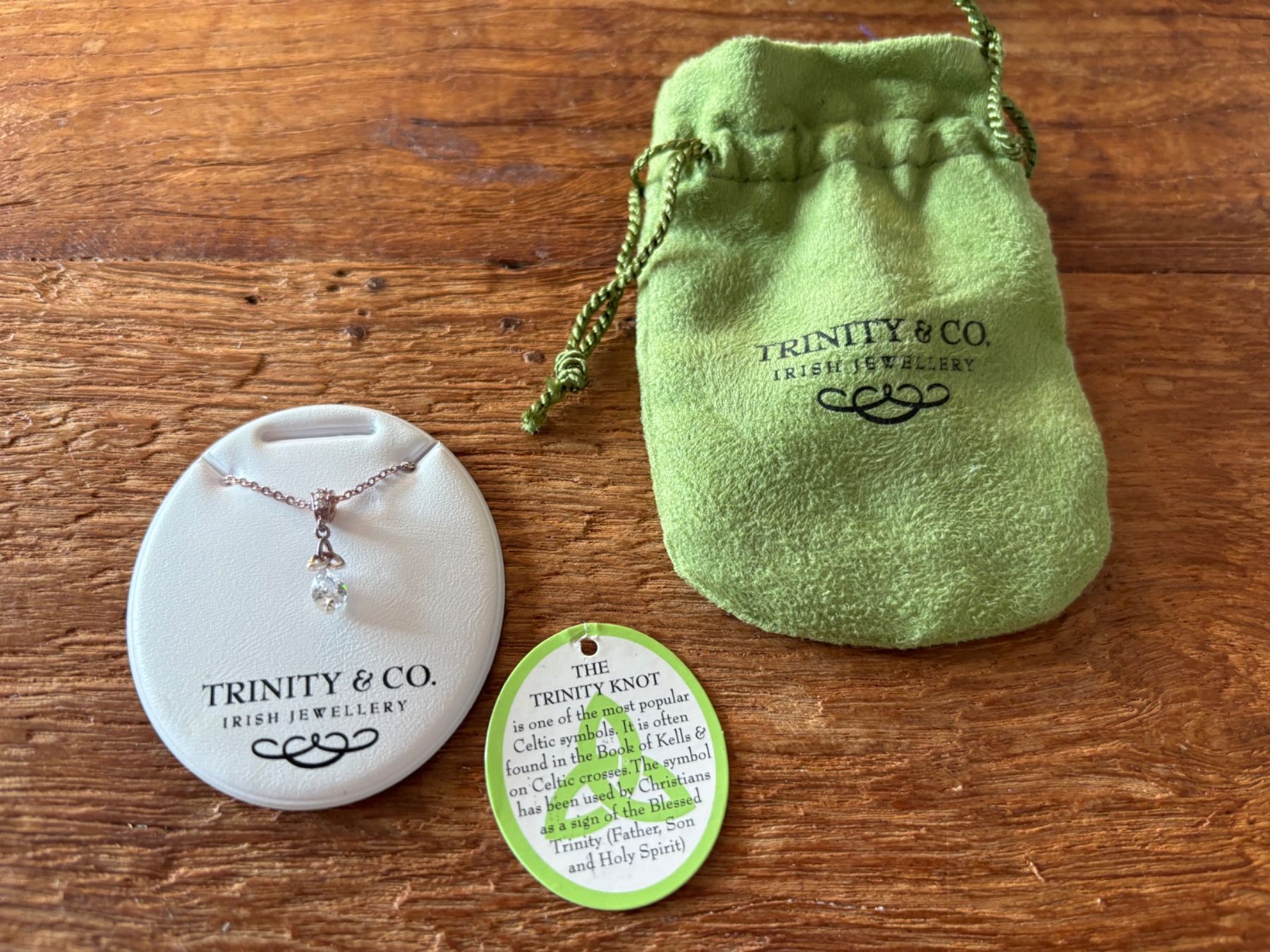 Ketten: Trinity & Co. Trinity Knot Kette mit Beutel NEU – Neu und originalverpackt aus Stadel von Chanel_5 1