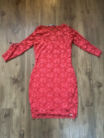 Robe Guess en dentelle corail – Manches 3/4 – Taille S