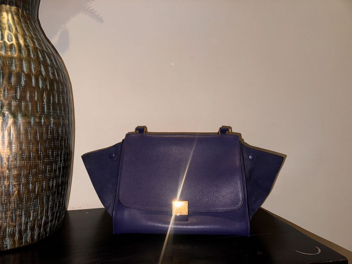 Borse da donna: Céline Trapeze Handtasche Dunkelblau – Usato da Regensdorf venduto da mery26