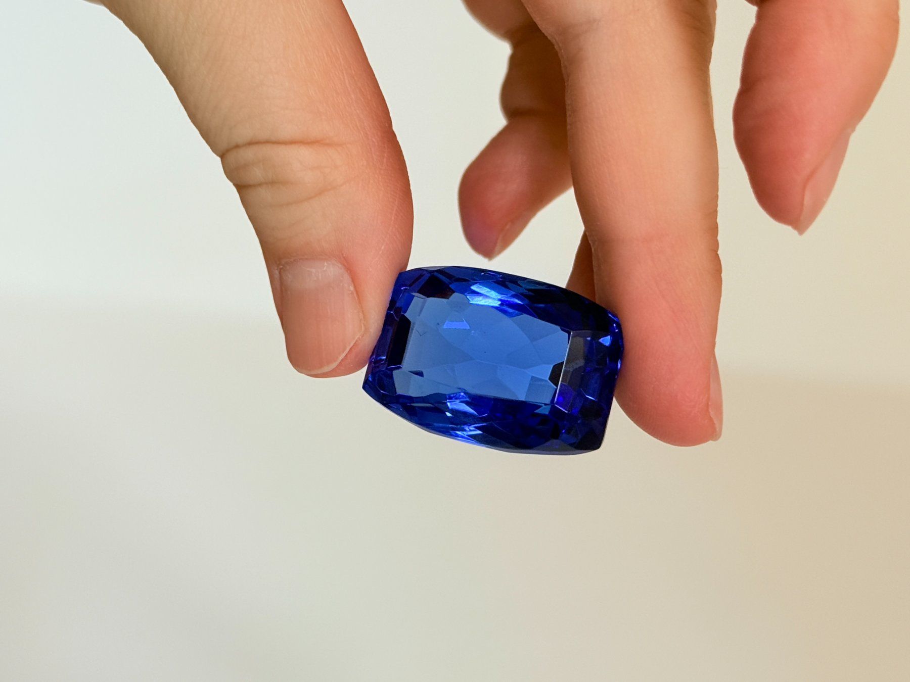 Mineralien & Heilsteine: 68.75 Ct Certified Loose Gemstone – Neu und originalverpackt aus Genève von AWWA 3