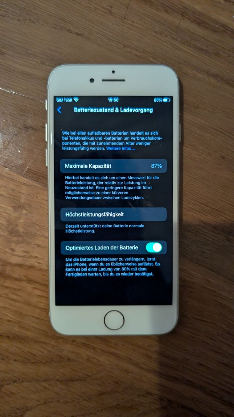 Apple Telefoni cellulari / Smartphones: iPhone 8 – Usato da St. Gallen venduto da har_k7cx 3
