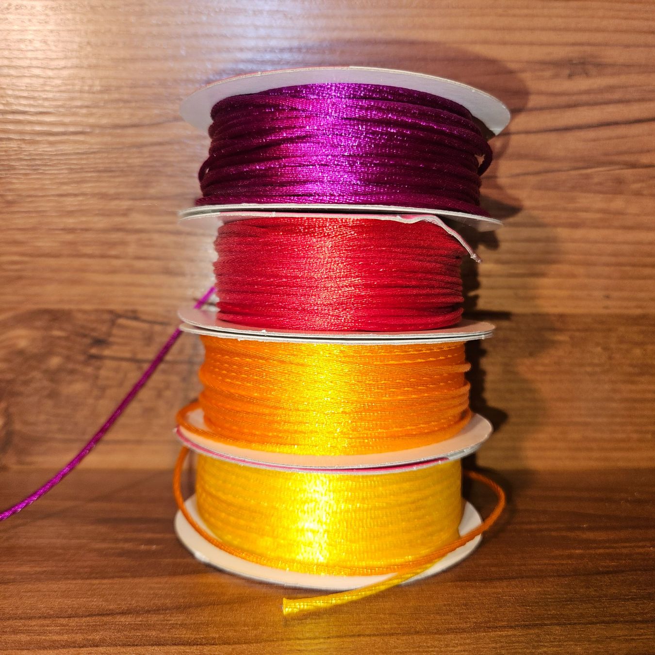Nastri decorativi: 13 Rollen Satinkordel 2mm – Nuovo (secondo la descrizione) da Reichenbach i. K. venduto da ANiZu83 4