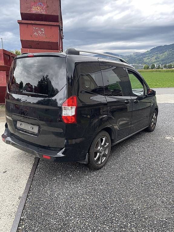 Automobili: Ford Tourneo Courier – Usato da Altstätten SG venduto da lau_8yhc 2