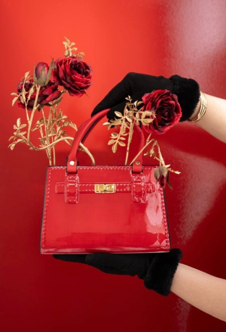 Vasi & Recipienti: VASE- Rote Lack  Handtasche im "Hermes Stil"... – Nuovo e nell'imballaggio originale da Ruswil venduto da Miami-2026