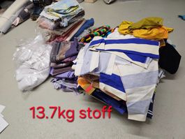 Gesamt ca 70kg Stoff und ca 11kg Kunstleder