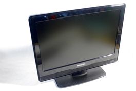 PHILIPS Flachbild LCD - Fernseher mit FB, Kabel und OM
