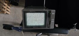 “Vintage Sony Trinitron KV-6000BE portable colour CRT TV -
