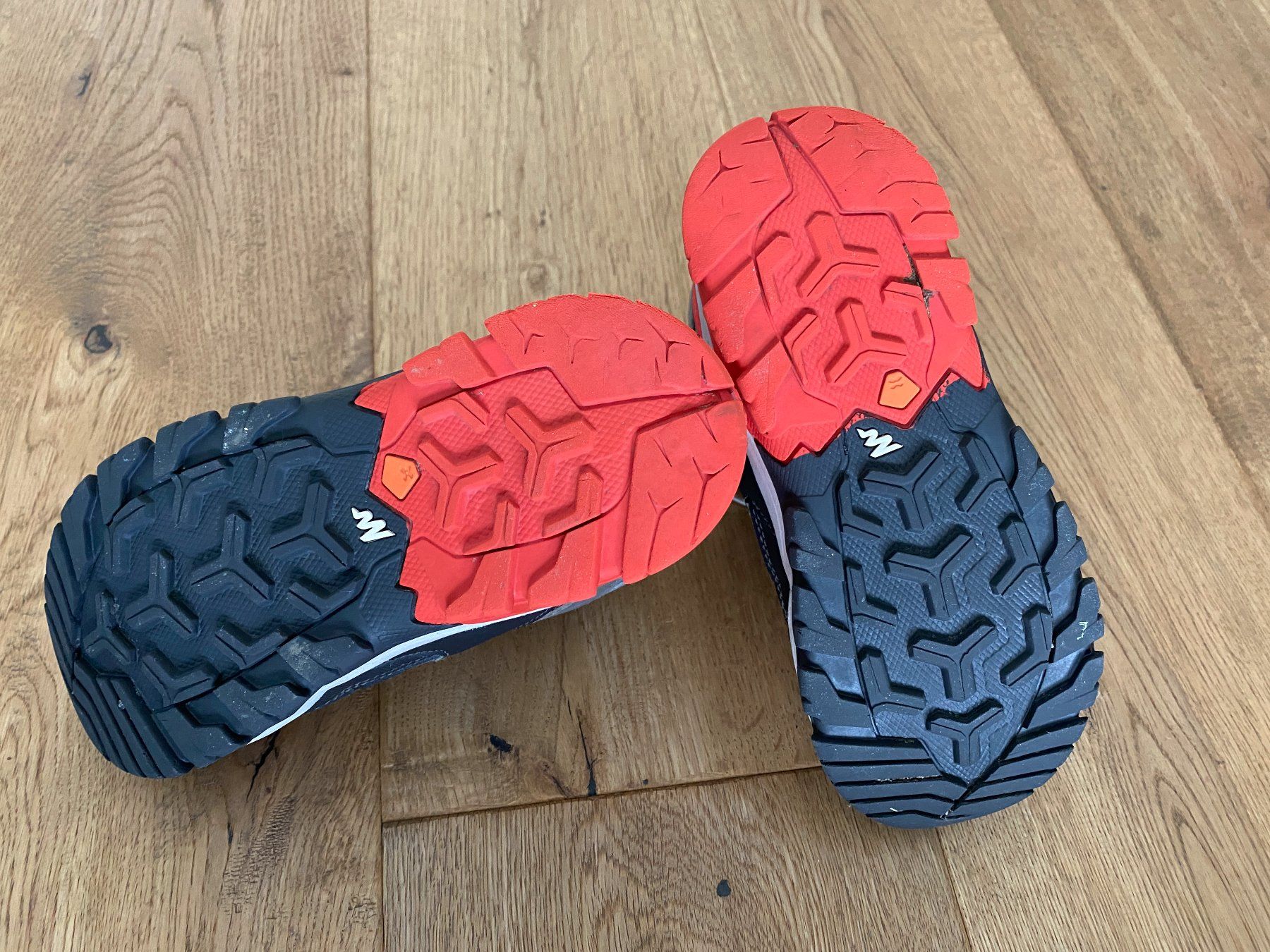 Decathlon Scarpe per ragazzi: Wanderschuhe v. Decathlon, Gr. Wasserdicht Gr. 34 black – Usato da Steinerberg venduto da luckyfin 3