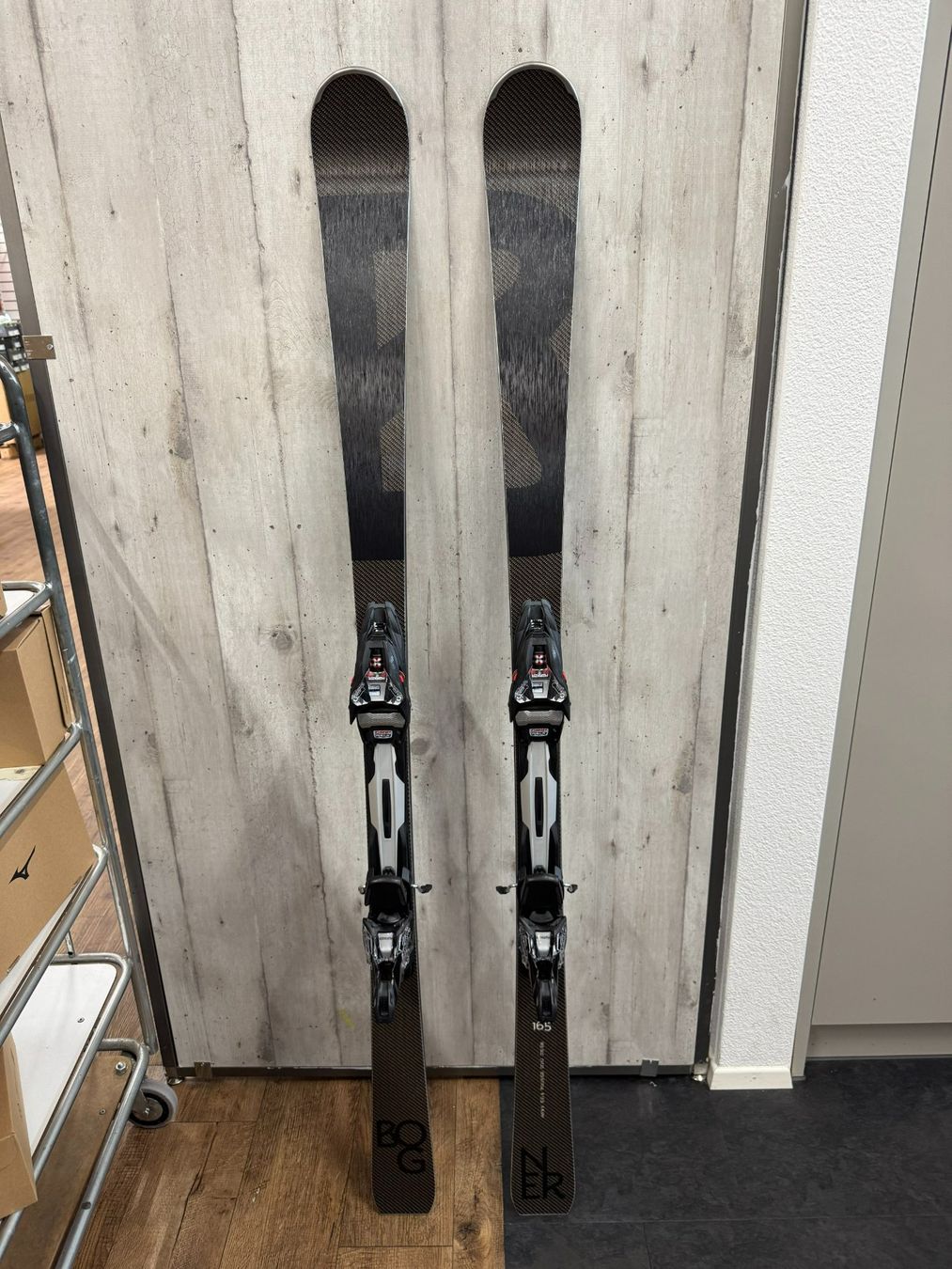Sci: Bogner Carbon Performance Ski 165 cm inkl. Marker GripWalk B – Nuovo (secondo la descrizione) da Sursee venduto da pilatus.sport