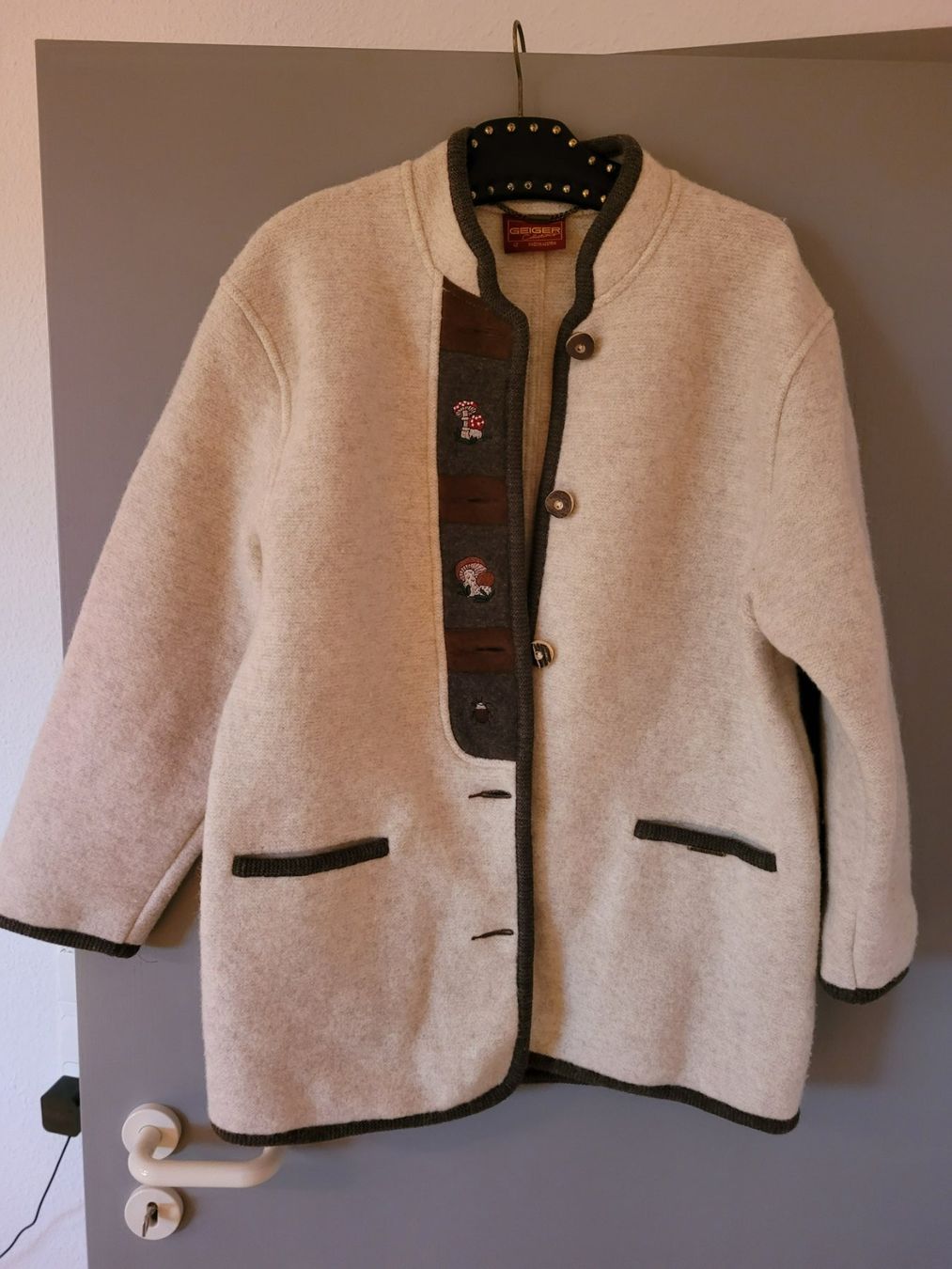 Jacken: Trachenjacke, Gr. 42, Geiger made in Austria – Gebraucht aus Niederwil SG von kaseopeia