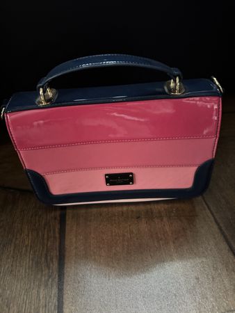 Tasche Marke Pauls Boutique pink-blau Lackleder Damen