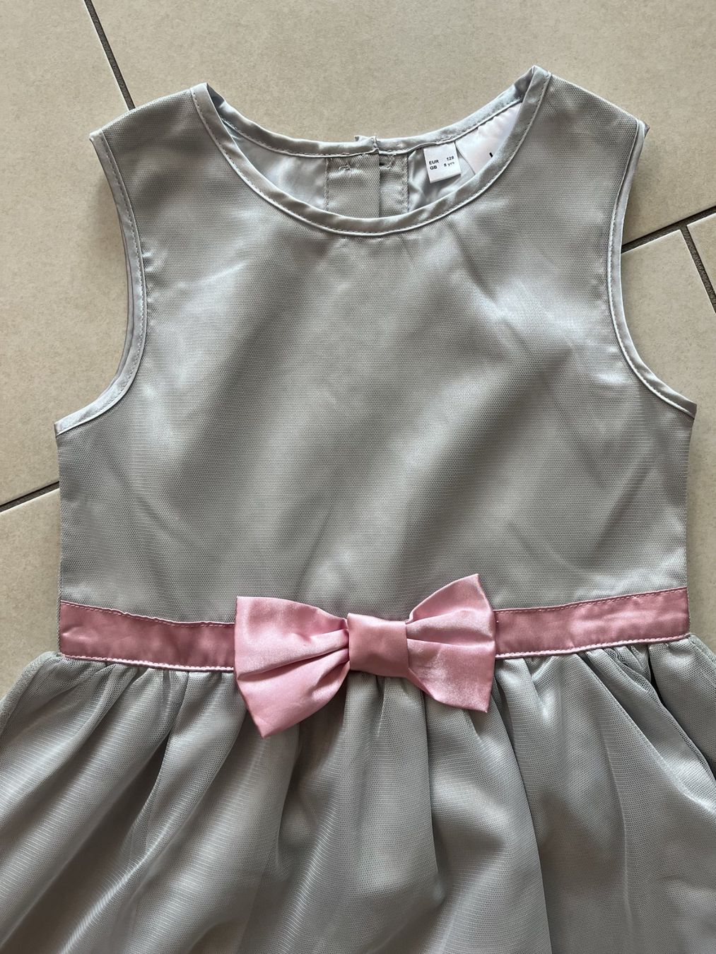 Vestiti & Gonne: Mädchenkleid Gr. 128 – Usato da Küssnacht am Rigi venduto da icbicb 1