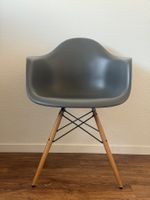 Eames Plastic Armchair von Vitra in Neu Zustand!