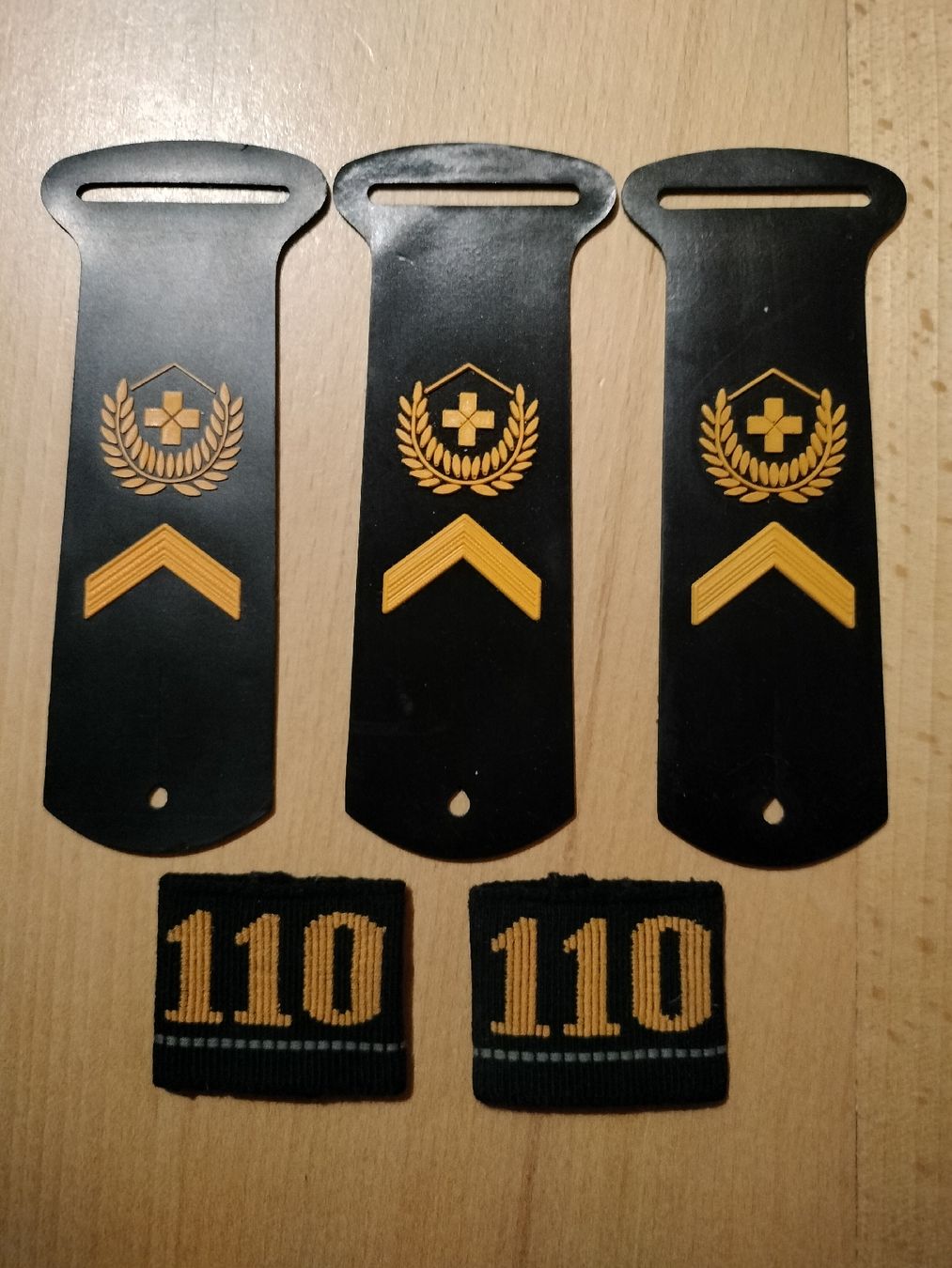 Schweizer Armee Uniformi: Schweizer Armee Militär Uniform Schulterpatten – Usato da Schwanden Sigrisw venduto da cadieux71