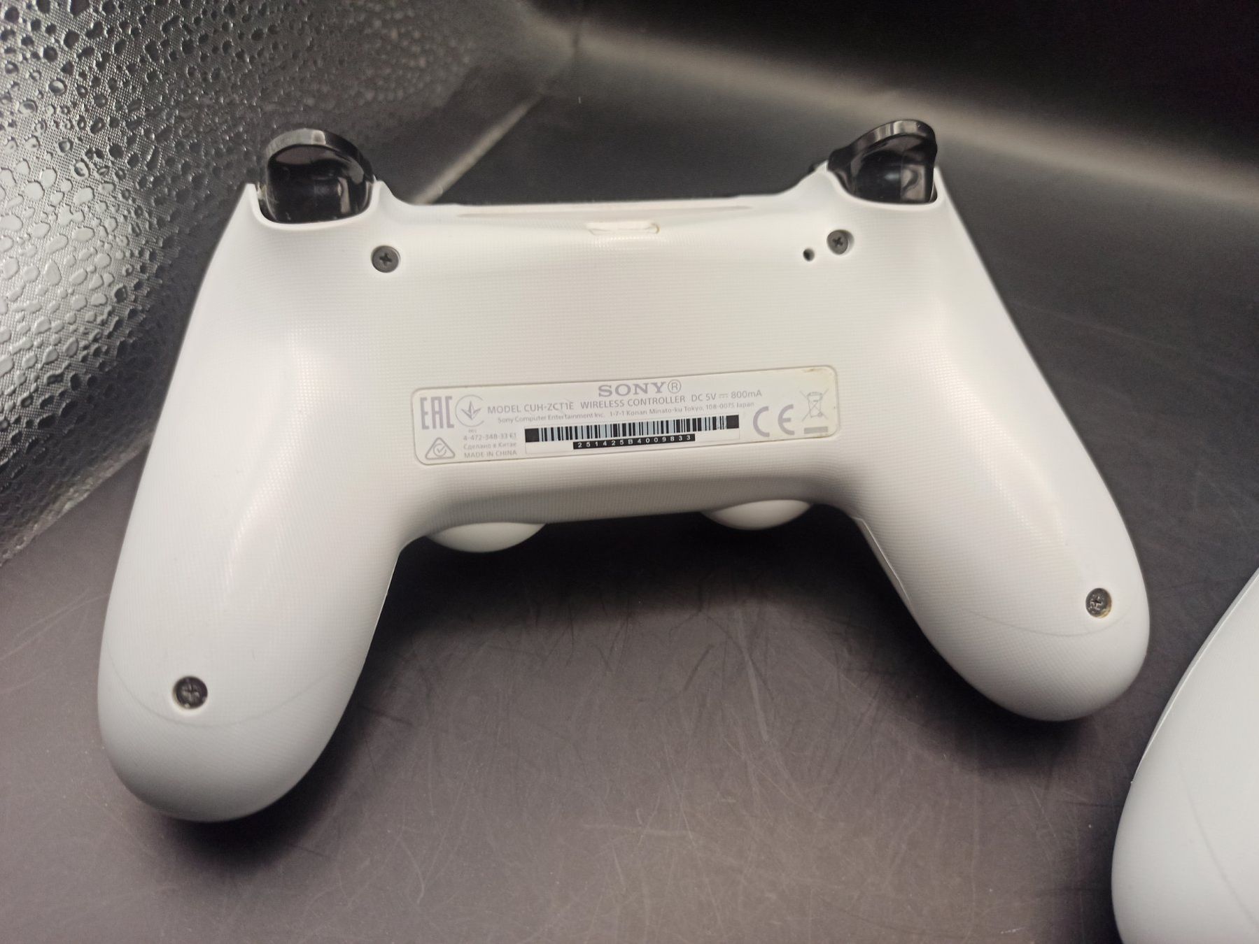Controller: 2 x Original Controller Sony PS4 Wireless DualShock 4 WEISS – Usato da Oberweningen venduto da mar_87mx 6