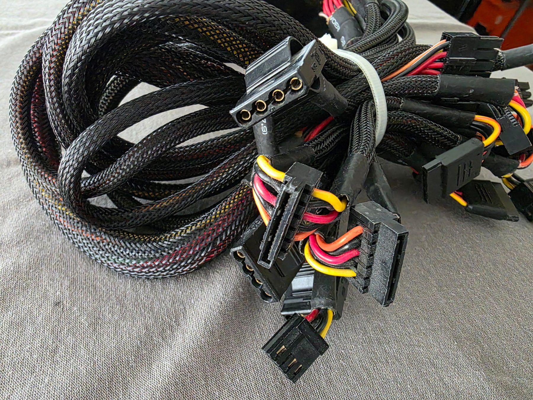 Thermaltake Componenti elettronici: Computer Netzteil 600 Watt Thermaltake Toughpower 80 Plus – Usato da Safenwil venduto da gudda 9