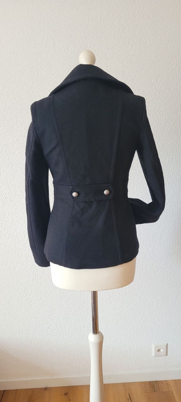 H&M Cappotti: schicker warmer Kurzmantel – Usato da Herisau venduto da Yyyoga 3