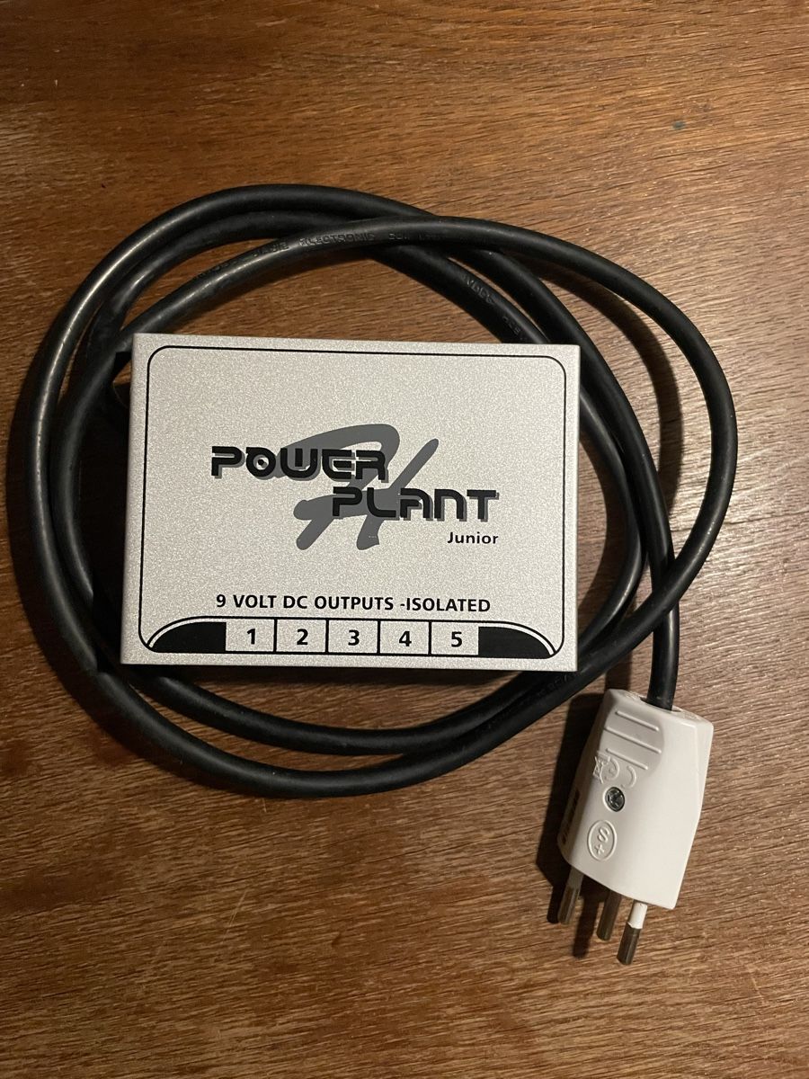 Alimentazione elettrica: Harley Benton Power Plant junior – Usato da Spreitenbach venduto da Fujinik