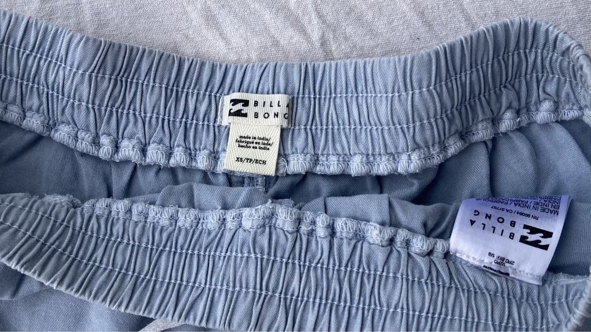 Billabong Pantalons: Shorts Billabong hellblau Grösse XS  – D'occasion à Siselen BE par -skylein- 1