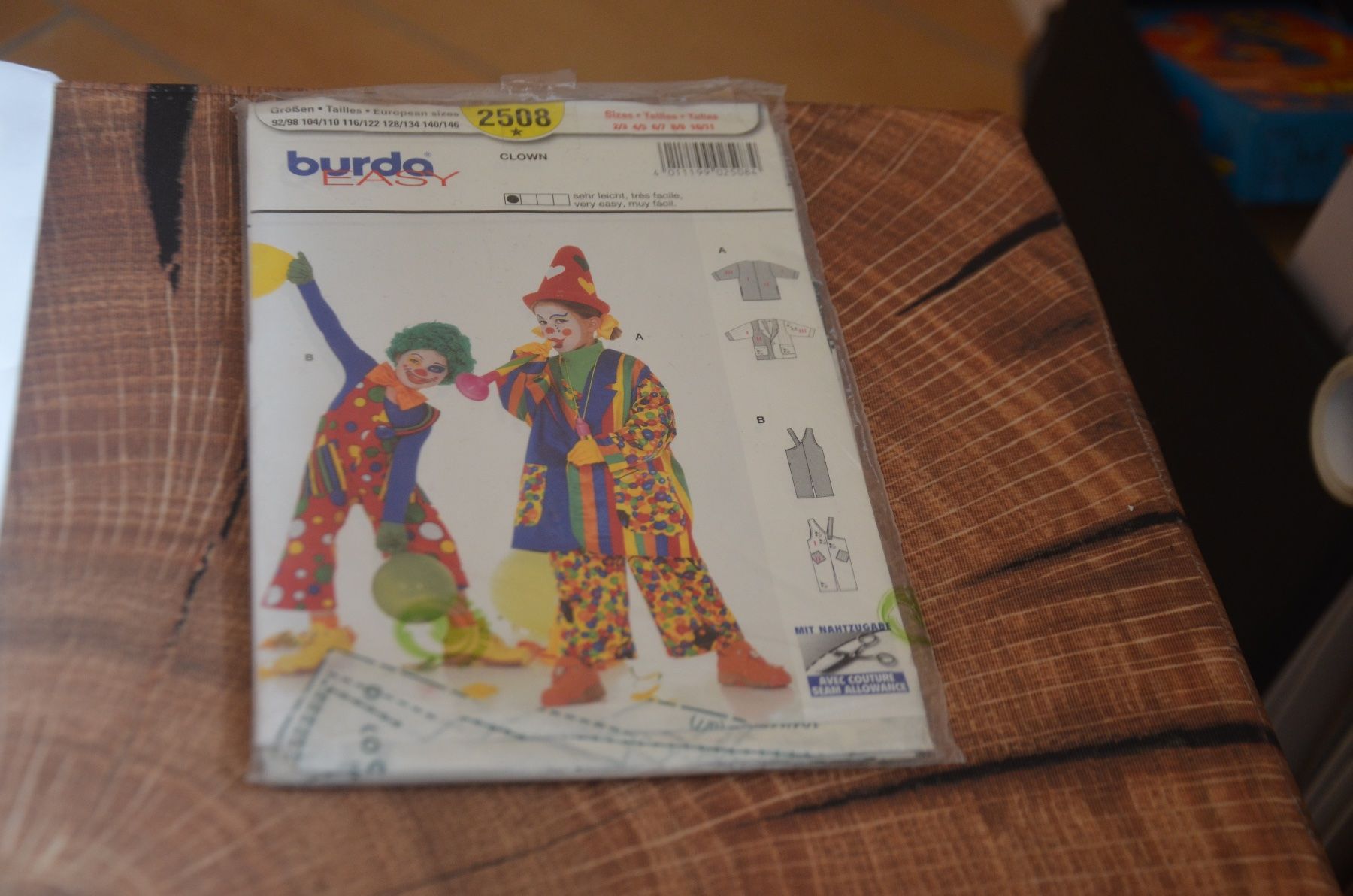 Tessuti: BURDA SCHNITTMUSTER (2508) – Usato da Chiasso venduto da Dolly015