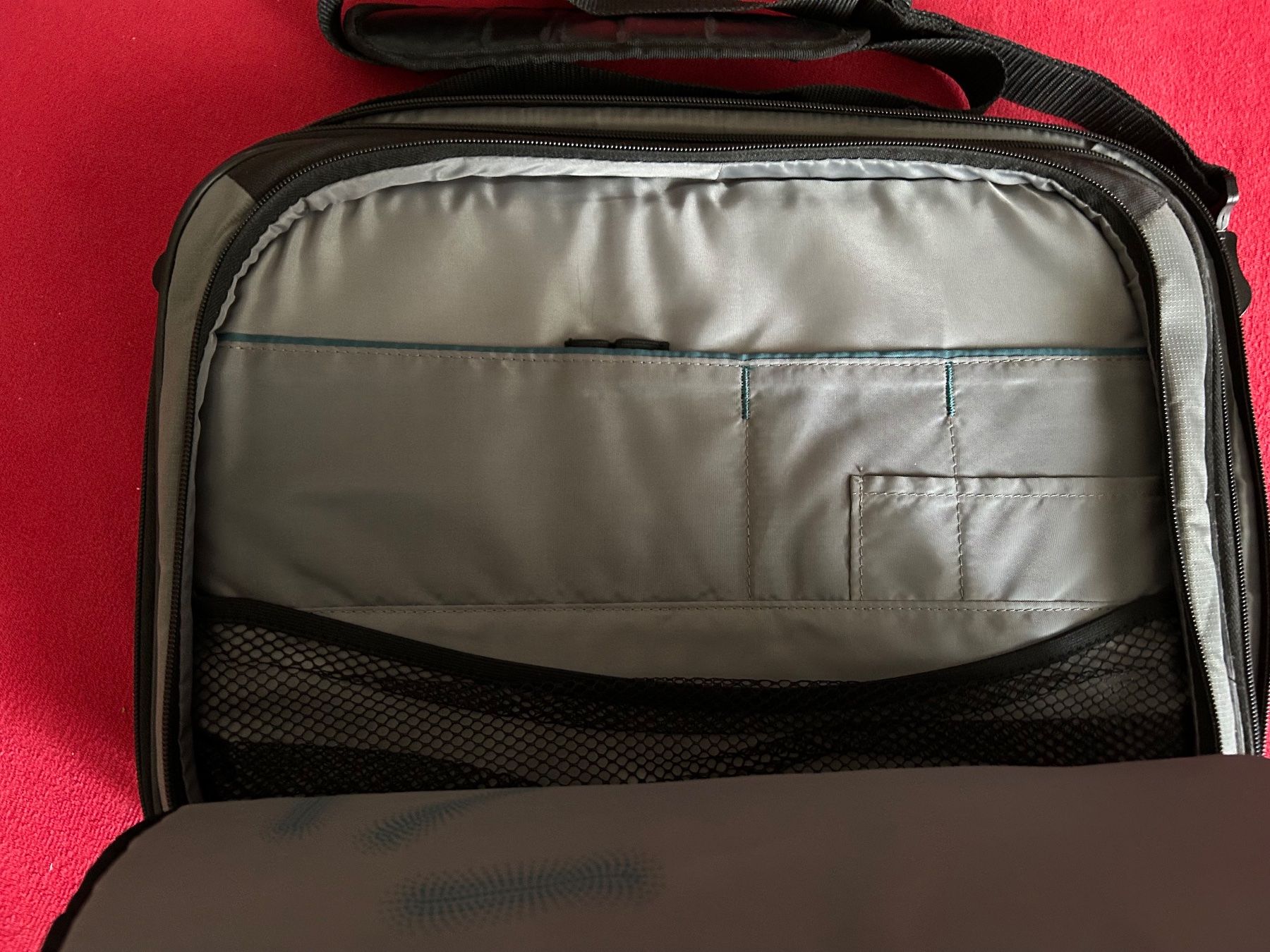 Taschen: Laptoptasche Case Logic schwarz guter Zustand – Gebraucht aus Biel/Bienne von JAN-SOLO 1