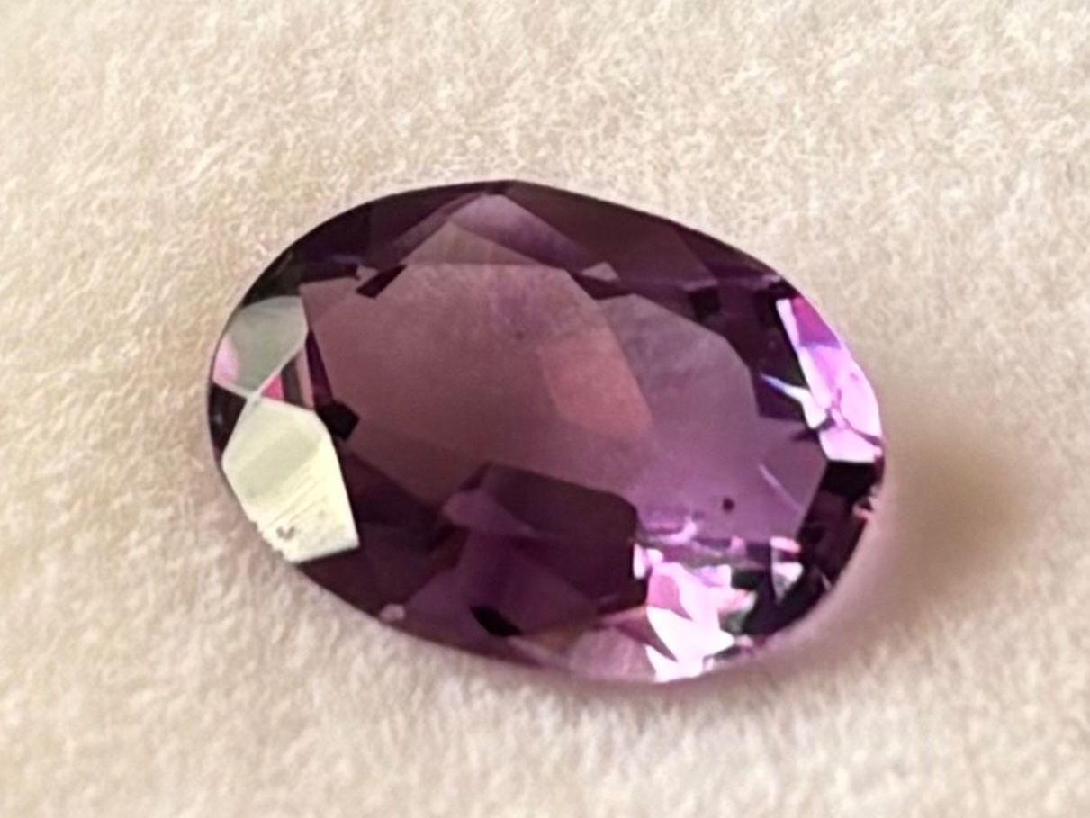 Pietre preziose: Amethyst 2.2 ct – Usato da Brugg AG venduto da lau_9rvy