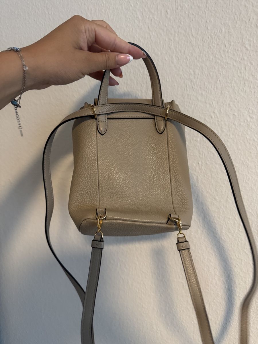 Salvatore Ferragamo Zaini: Salvatore Ferragamo Tasche – Nuovo (secondo la descrizione) da Dübendorf venduto da MariaS. 4