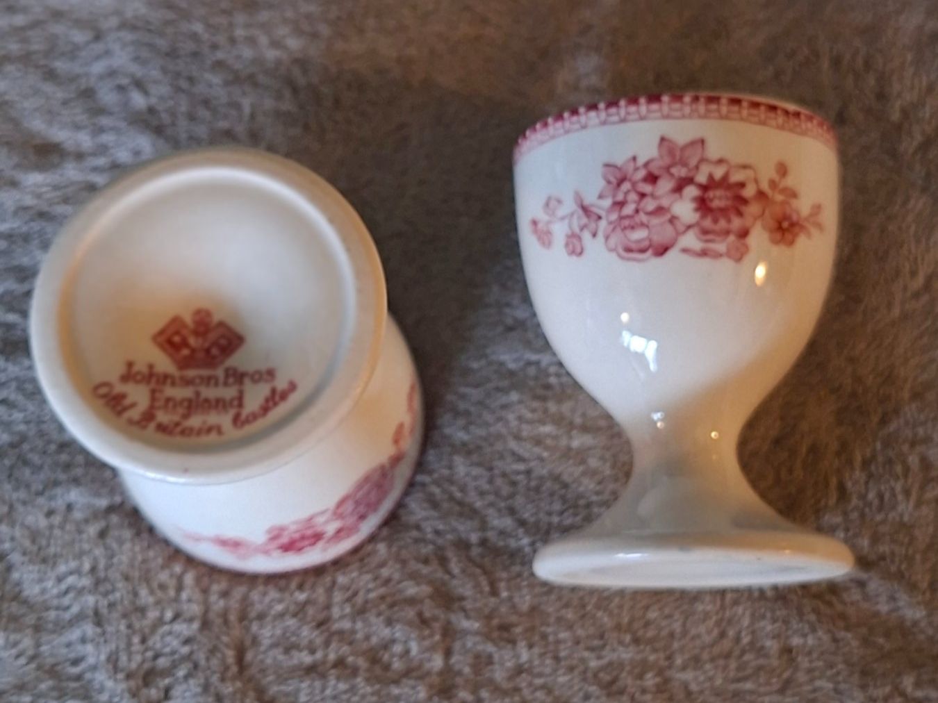 Royal Worcester Altre Stoviglie: 2 Eierbecher Johnson Bros England, Old Britain Castles, rot – Nuovo (secondo la descrizione) da Otelfingen venduto da silver-moon 1