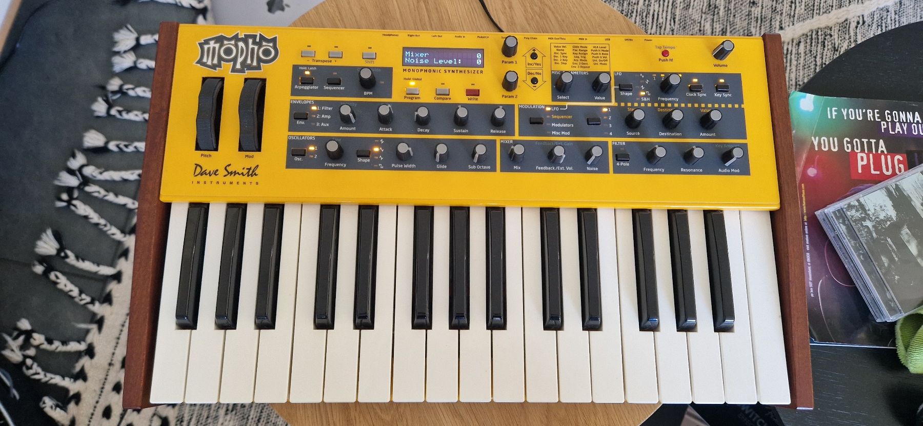 Instruments de musique: DSI Dave Smith Mopho Synthesizer – D'occasion à Sion par Chris_p68