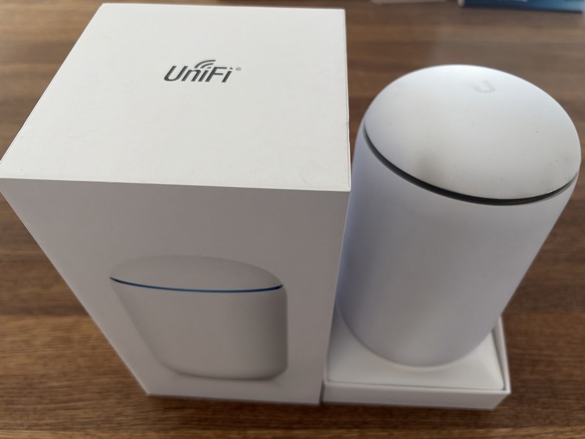 Modem & Router: Ubiquity Unify Dream Machine – Usato da Zürich venduto da hmorgen