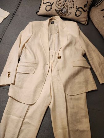 Elegantes Leinenkostüm HUGO BOSS, Grösse 38