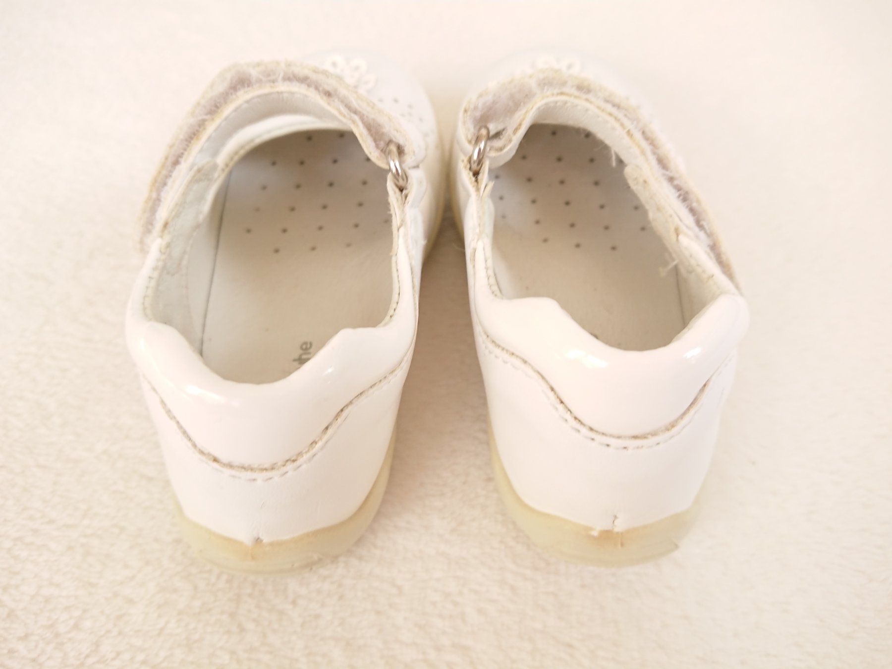 Scarpe per ragazze: Mädchen Halbschuhe Gr. 22 Weiss Bärenschuhe – Usato da Hallau venduto da CHACLA 1