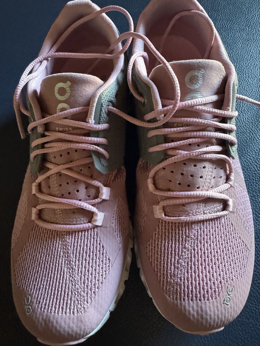 On Chaussures femmes: On Cloud – D'occasion à Altstätten SG par riganti