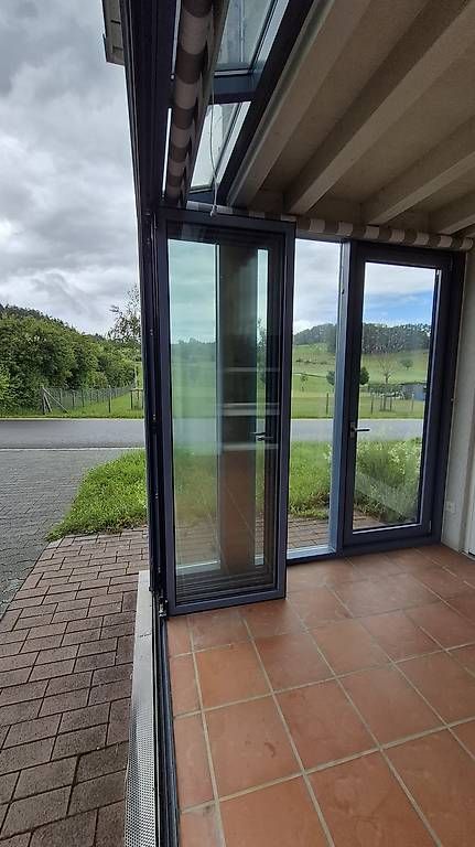 Finestre: Wintergarten  / isolierte Glasfaltwand / Falt-Schiebe-System – Usato da Zeihen venduto da isabel.pfister 3