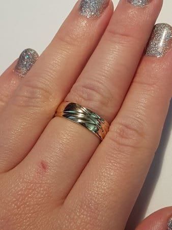 Anelli: Stilvoller Goldring mit elegantem Muster – Nuovo (secondo la descrizione) da Unterägeri venduto da Altgoldschmuck 2