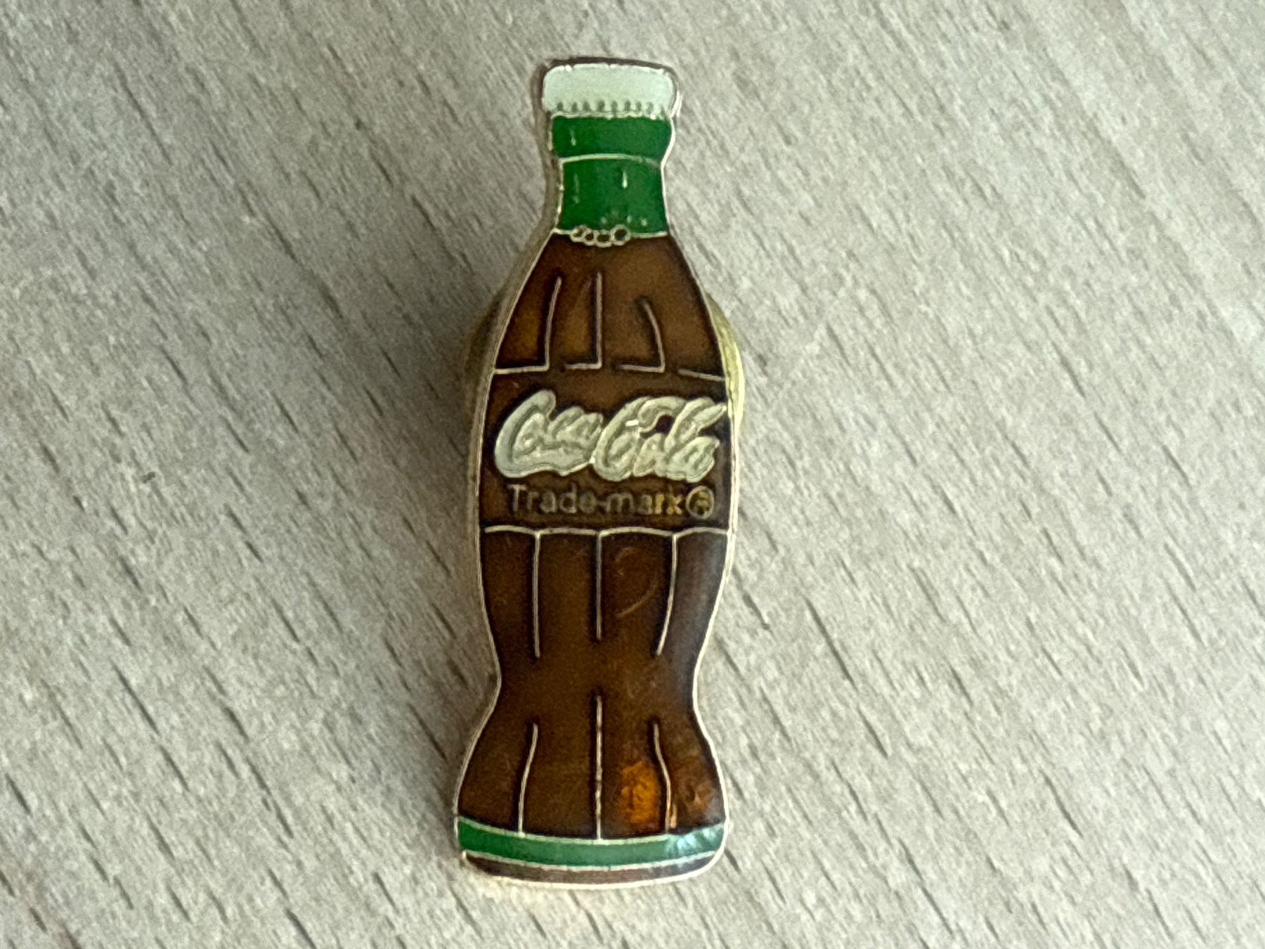 Coca-Cola Placchette & Badge: PIN Coca-Cola – Usato da Glattbrugg venduto da Schweigmatt