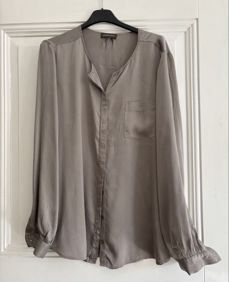 Repeat Camicette: Repeat Seidenbluse 36 greige – Usato da Zürich venduto da kleinesgrau