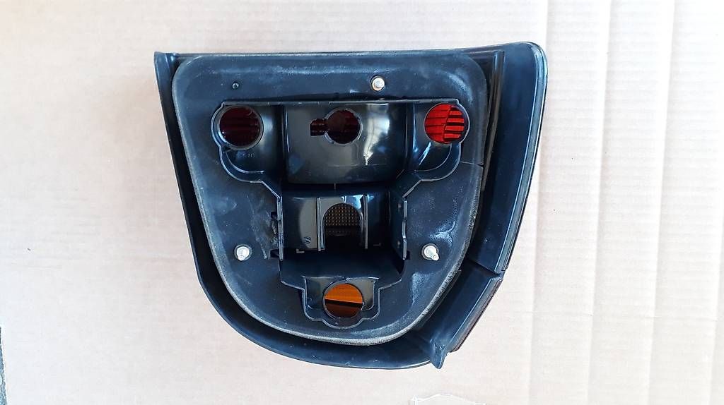 Tutti pezzi di ricambio auto: Feu arrière golf 3 berline – Usato da Le Lignon venduto da Mickey565876 1