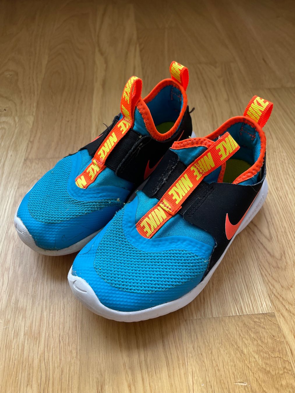 Nike Scarpe per ragazzi: Nike Flex Runner, Grösse 28,5 – Usato da Rapperswil SG venduto da Jule1410