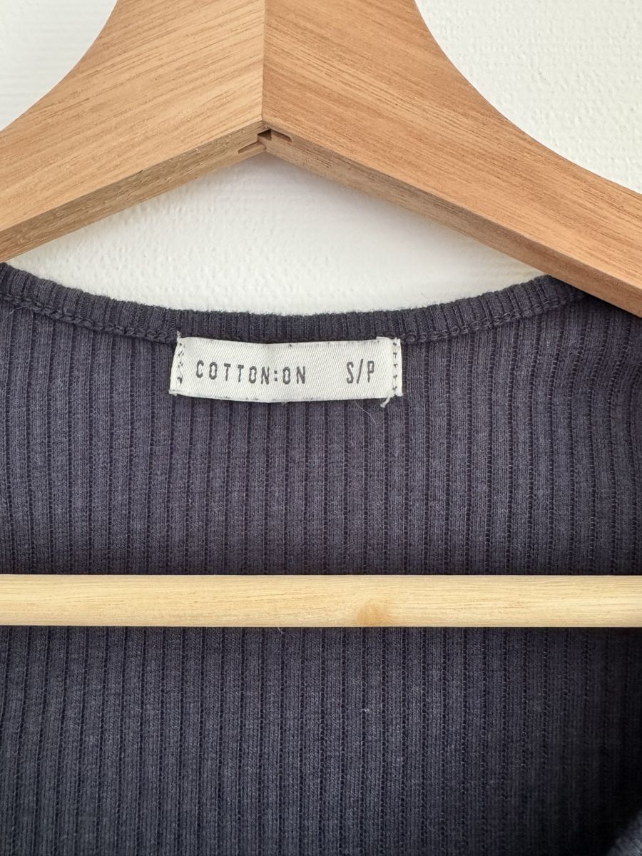 T-Shirts: Crop Top Cotton On  – Gebraucht aus St. Gallen von nikolasbong 2