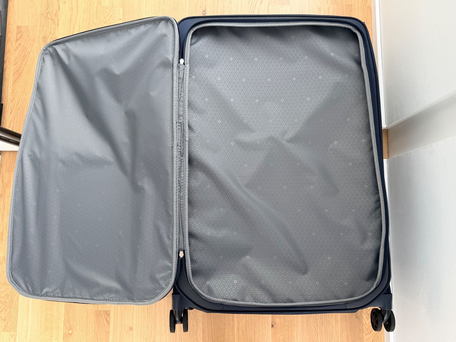 Samsonite Valigie: Samsonite Respark Spinner 82 – Extra Gross | Midnight Blue – Usato da Bubendorf venduto da brgmtea 7